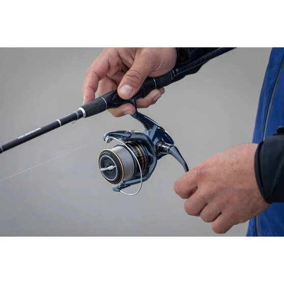 Shimano Ultegra Spinning Reel 2500HGFC 6 Shimano Ultegra Spinning Reel 2500HGFC - Image 4