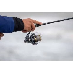 Shimano Ultegra Spinning Reel 2500HGFC 11 Shimano Ultegra Spinning Reel 2500HGFC -Fishing Supplies Sale BCF 611634 04 hi res
